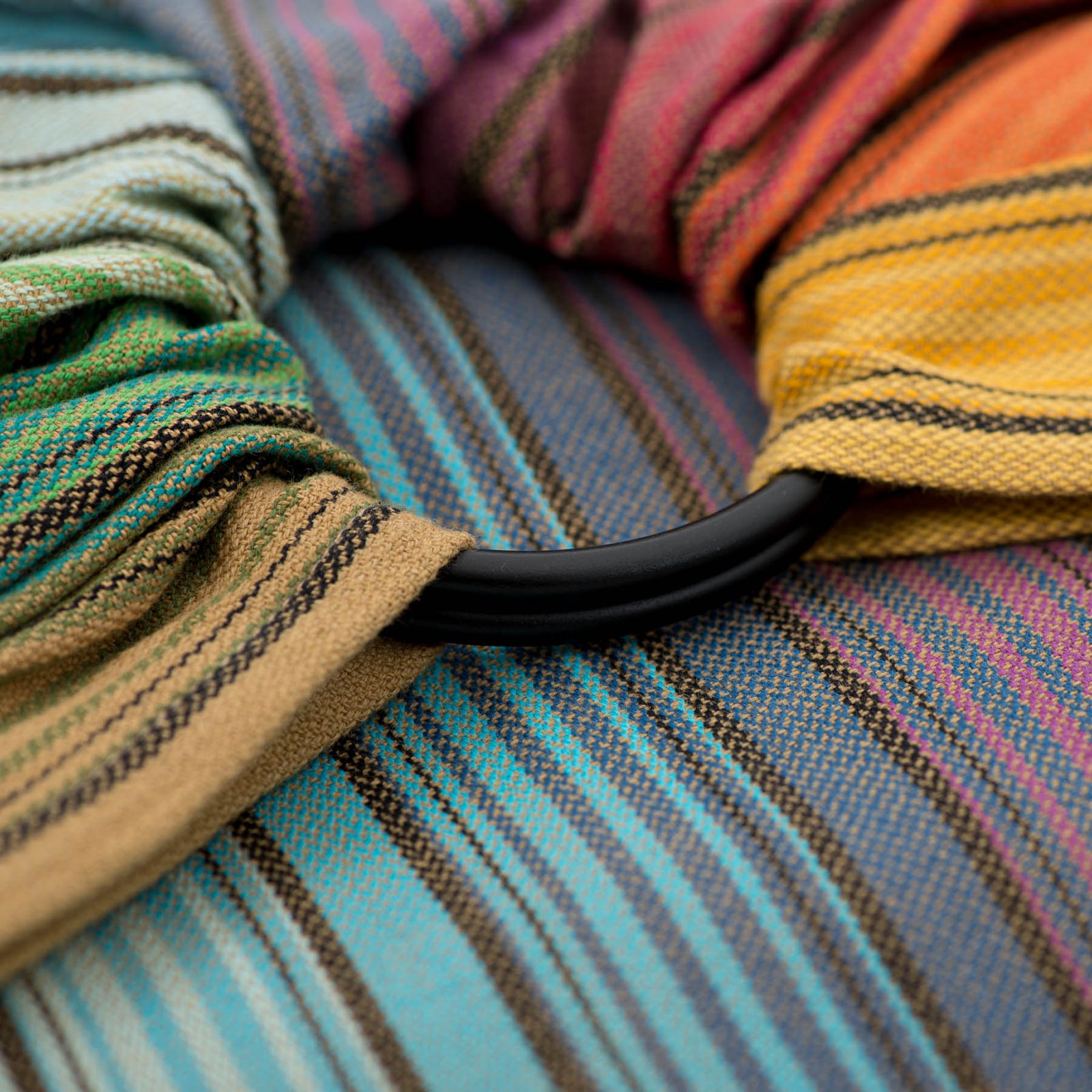 Girasol Ringsling Chameleon Tragebild mit Baby